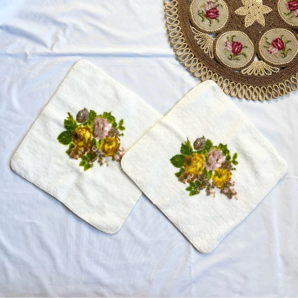 Vintage 70s Wamsutta Plush Floral Washcloths Set of Two